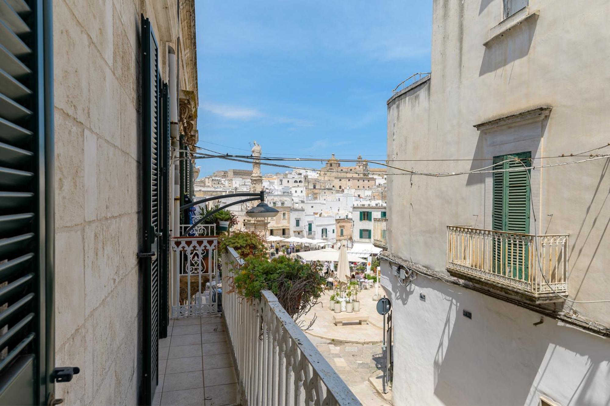 Appartamento Vintage Con Balcone By Wonderful Italy Ostuni Bagian luar foto